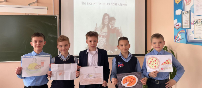 Выставка рисунков  «Моё любимое блюдо из школьной столовой»