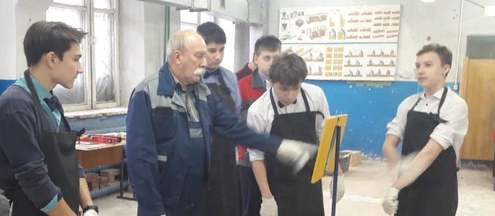 Знакомство с рабочими профессиями