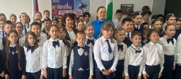 Традиционная линейка в первый день недели